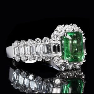 emerald-1137411_640