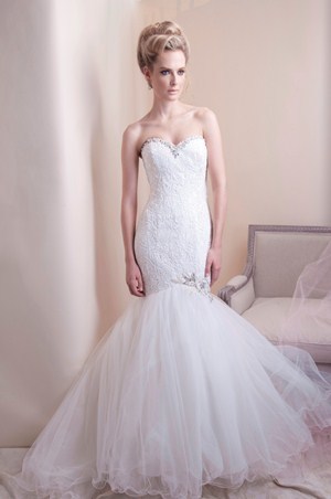 Wedding Dress - Alfred Sung SPRING 2013 BRIDAL - 6907 - Lace/Tulle | AlfredSung Bridal Gown