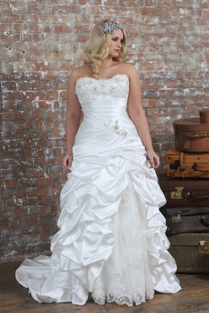 Wedding Dress - CALLISTA Collection: 4107 - For Brides With Curves | PlusSize Bridal Gown