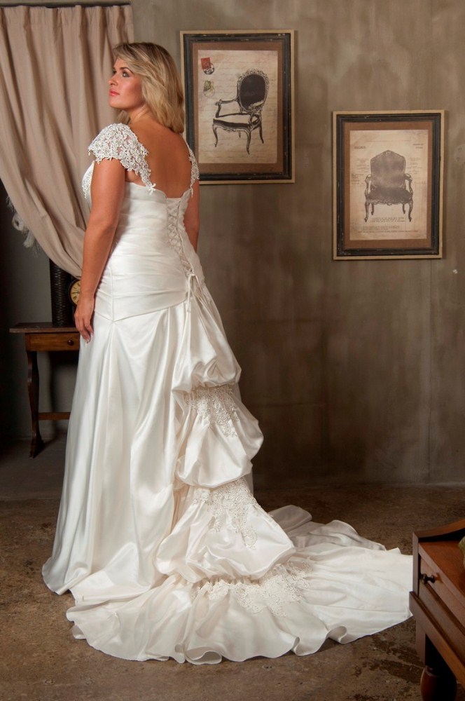 Wedding Dress - CALLISTA Collection: 4155 - For Brides With Curves | PlusSize Bridal Gown