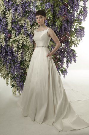 Wedding Dress - JADE DANIELS FALL 2014 BRIDAL Collection: Style 1000 - Audrey Hepburn | JadeDaniels Bridal Gown