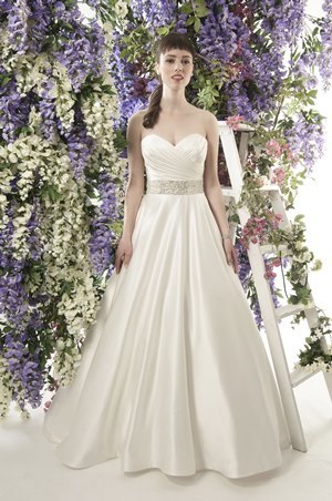 Wedding Dress - JADE DANIELS FALL 2014 BRIDAL Collection: Style 1015 - Veronica Lake | JadeDaniels Bridal Gown