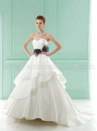 Bridal Dress: COLLECTION BRIDAL SPRING 2012 - F141011 