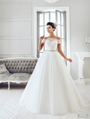 Wedding Dress - Sans Pareil Bridal Collection 2016: 1008 - Ballgown with lace appliques in the bodice and off-the-shoulder neckline | SansPareil Bridal Gown