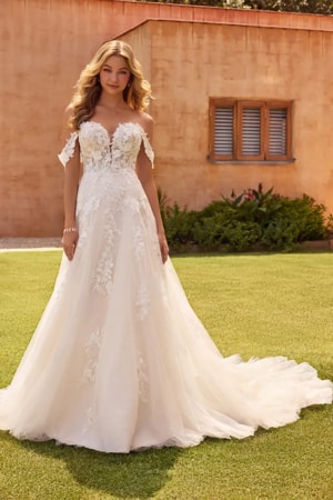 Wedding Dress - Sophia Tolli Bridal Collection - Y3120 - Romantic Lace Wedding Dress With A-Line Skirt | SophiaTolliByMonCheri Bridal Gown