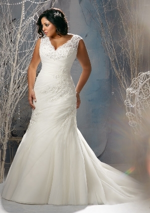 Wedding Dress - Mori Lee Julietta FALL 2013 Collection: 3147 - Beaded Venice Lace Appliques on Net | PlusSize Bridal Gown