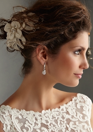 A complete guide to bridal hair accessories