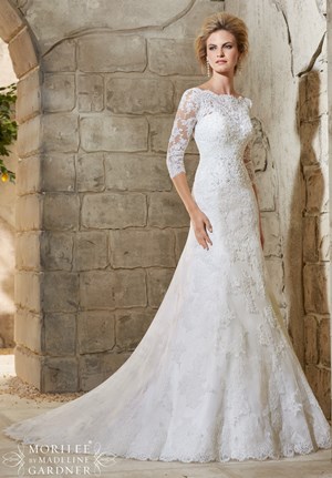 wedding dress styles for pear shaped figures