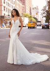Bridal Dress: 2517