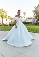 Bridal Dress: 2540