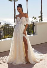 Bridal Dress: 2558
