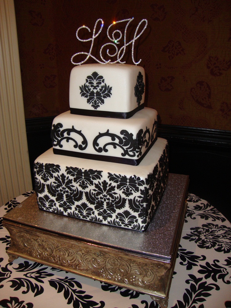 Damask wedding cake is a gorgeous cake with a damask theme