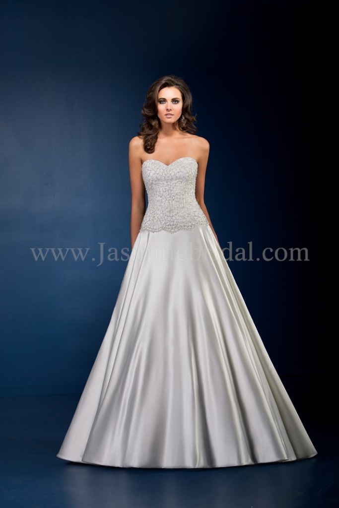 Flattering Elegance: How to Choose a Wedding Gown that Perfectly ...