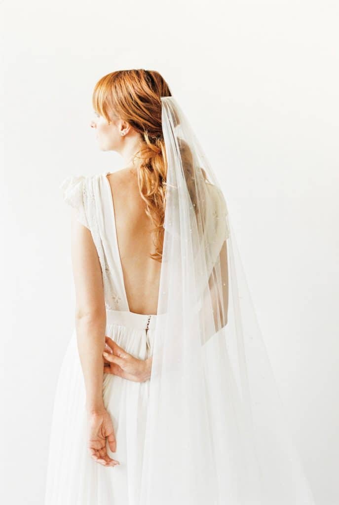 backless wedding dress