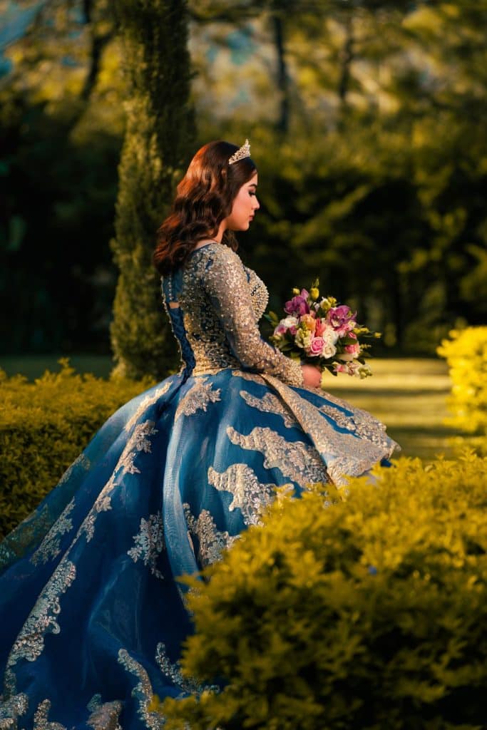 blue dress