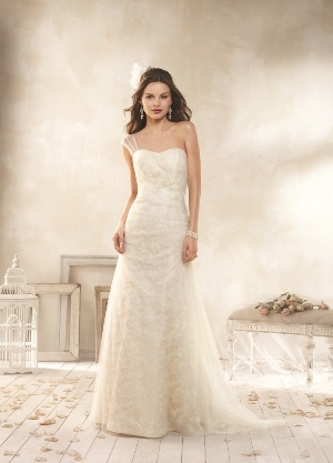 Wedding Dress - MODERN VINTAGE BRIDAL by ALFRED ANGELO SPRING 2013 Collection - 8512 - Soft Net over Venise Lace | AlfredAngelo Bridal Gown