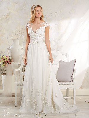 Wedding Dress - MODERN VINTAGE BY ALFRED ANGELO 2016 Collection - 8545 - Soft Net Gown with Illusion Yoke & Sweetheart Neckline | AlfredAngelo Bridal Gown