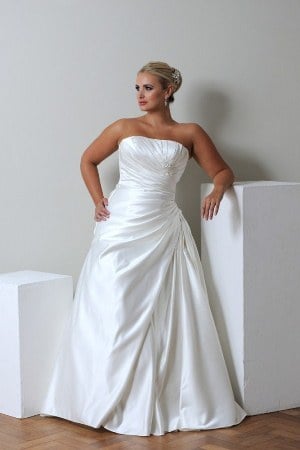 Wedding Dress - CALLISTA Collection: 4102 - For Brides With Curves | PlusSize Bridal Gown
