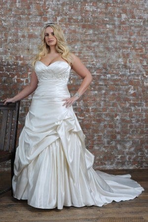 Wedding Dress - CALLISTA Collection: 4148 - For Brides With Curves | PlusSize Bridal Gown