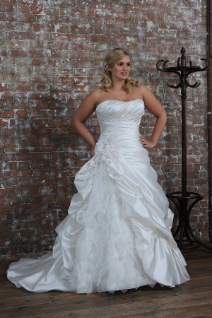 Wedding Dress - CALLISTA Collection: 4152 - For Brides With Curves | PlusSize Bridal Gown