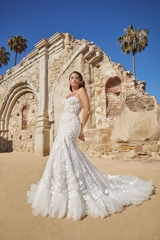 Bridal Dress: Casablanca Bridal Collection: 2471 - PAULINA 
