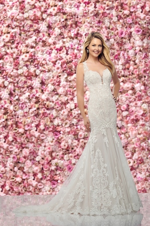 Wedding Dress - Enchanting By Mon Cheri FALL 2019 Collection - 219143 - Sensual Lace Trumpet Gown with Keyhole Back | EnchantingByMonCheri Bridal Gown