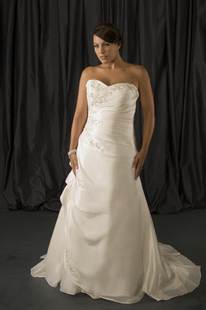 Wedding Dress - CALLISTA Collection - Style 4999 | PlusSize Bridal Gown