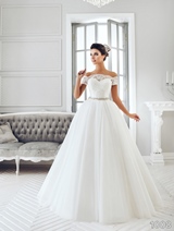 Bridal Dress: Sans Pareil Bridal Collection 2016: 1008 - Ballgown with lace appliques in the bodice and off-the-shoulder neckline 