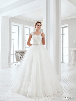 Wedding Dress - Sans Pareil Bridal Collection 2016: 1027 - Misty tulle ballgown with Alencon lace appliques over textured lace bodice | SansPareil Bridal Gown