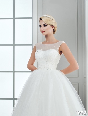 Flatter Your Figure: Discover the Top Wedding Dress Necklines for Every ...
