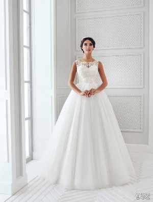 Wedding Dress - Sans Pareil Bridal Collection 2016: 952 - Stand out lace appliques on sweetheart bodice with attractive ball gown skirt | SansPareil Bridal Gown
