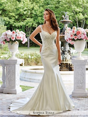 Wedding Dress - Sophia Tolli FALL 2016 Collection - Y21662 Fontana | SophiaTolliByMonCheri Bridal Gown