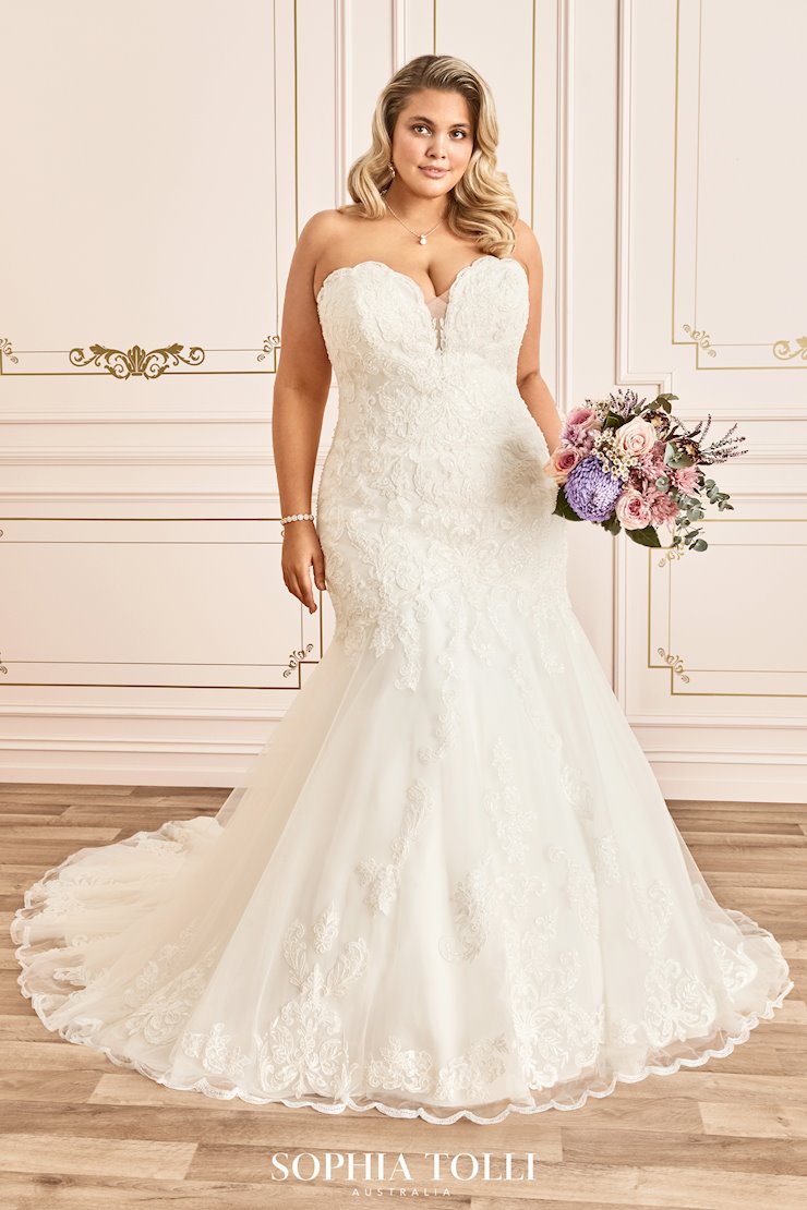 Wedding Dress - Sophia Tolli SPRING 2020 Collection - Y12020LS - Zoey