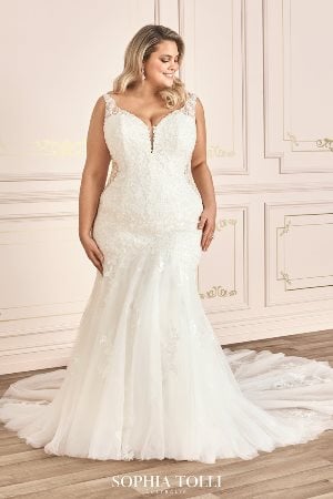 Wedding Dress - Sophia Tolli SPRING 2020 Collection - Y12025LS - Roberta | PlusSize Bridal Gown