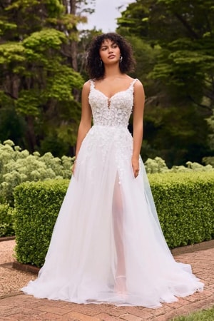 Wedding Dress - Sophia Tolli Bridal Collection - Y3126 - Beautiful Boho Bridal Gown With Volumous Skirt | SophiaTolliByMonCheri Bridal Gown