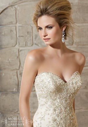 The different wedding dress necklines and a guide to what looks