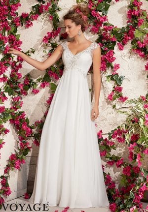 Stay Cool and Chic: A Complete Guide to Sweetheart Neckline Wedding Gowns  [2024]