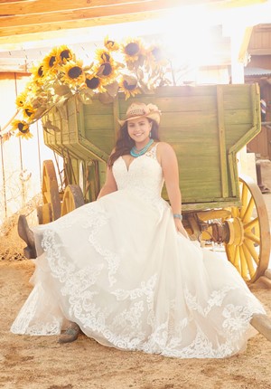 Wedding Dress - Mori Lee Julietta Fall 2019 Collection: 3264 - Rosanna | PlusSize Bridal Gown