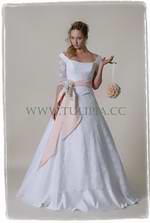 Bridal Dress: Arnica