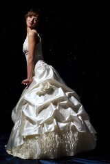 Bridal Dress: Akant