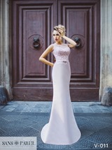 Evening Dress: Sans Pareil Collection 2017: V-011 