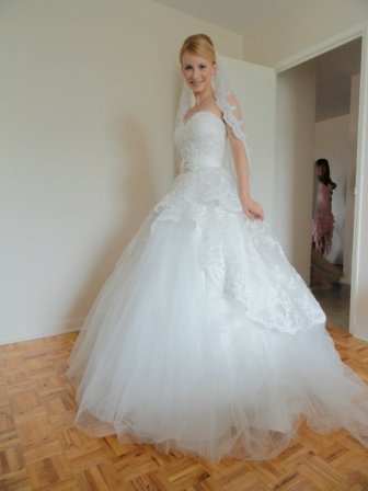 /Svetlana had a wonderful experience shopping for a wedding gown