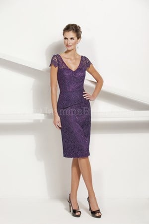 Hourglass body type for Mother of the bride gown